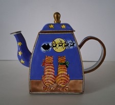 TRADE AID - Enamel Mini Teapot
