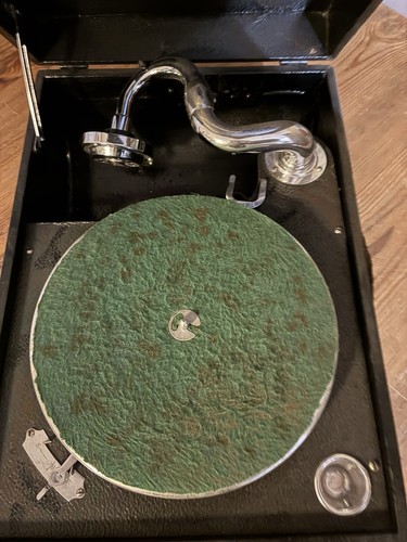Wind record player - record,