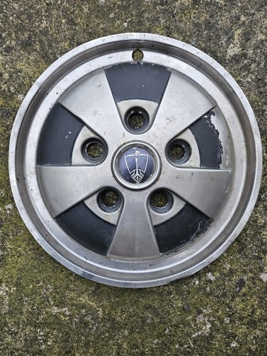Rover 3500s hubcap - p6,