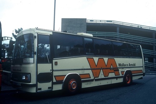 Wallace arnold bus - arnold, photo