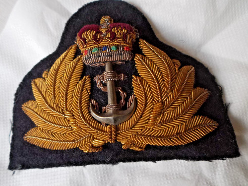 Royal navy officer cap badge - royal,