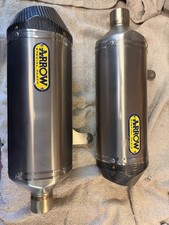 Triumph Speed Triple 1050 R  /