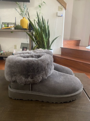 New ugg classic - mini, in
