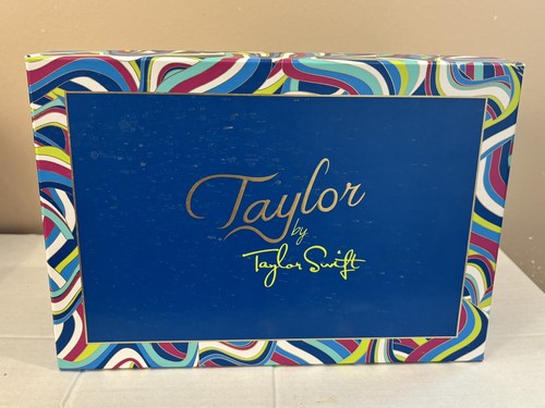 Taylor swift - *, *taylor