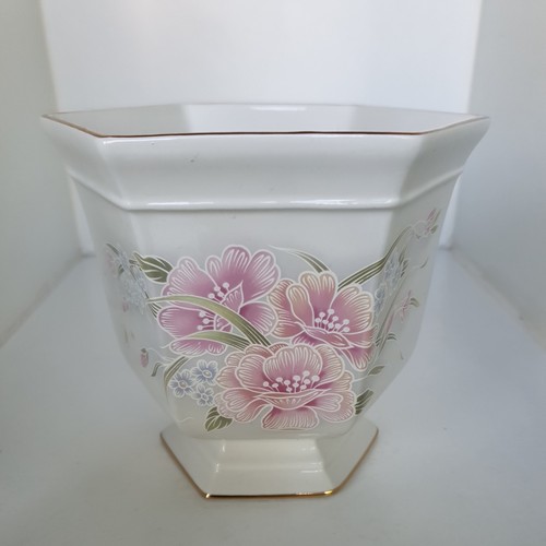 Royal winton fine ceramic - ceramic, made