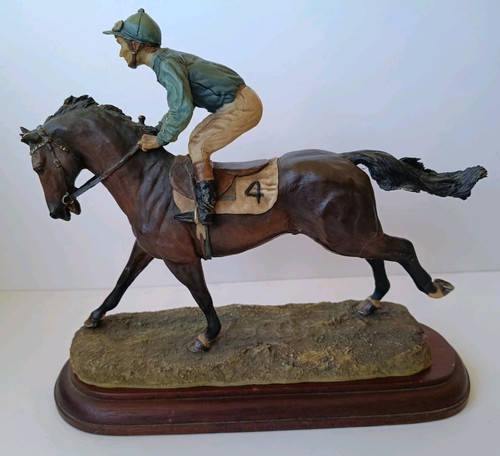 Border fine arts horse - border,