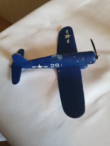 Corgi showcase vought f4u - corgi,