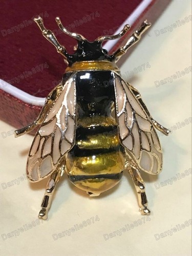 Art nouveau style bee - art,