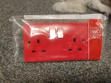 MK K2747D1RED Logic Plus