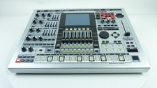 Roland MC-909 Sampling Groovebox + invoice/WARRANTY!