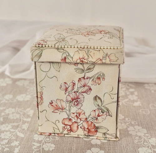 Vintage folding pin cushion - folding,