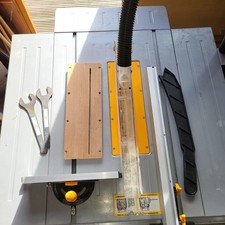 Titan Table Saw TTB674TAS