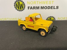 BRITAINS 1:32 SCALE LAND ROVER AUTO WAY YELLOW