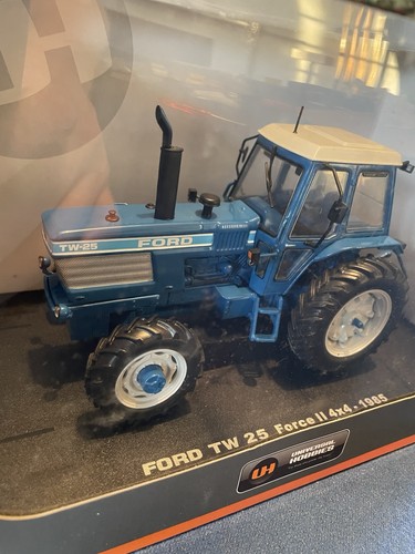 Universal hobbies ford tw - 1/32,