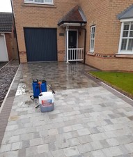 THOMSON Wet look driveway