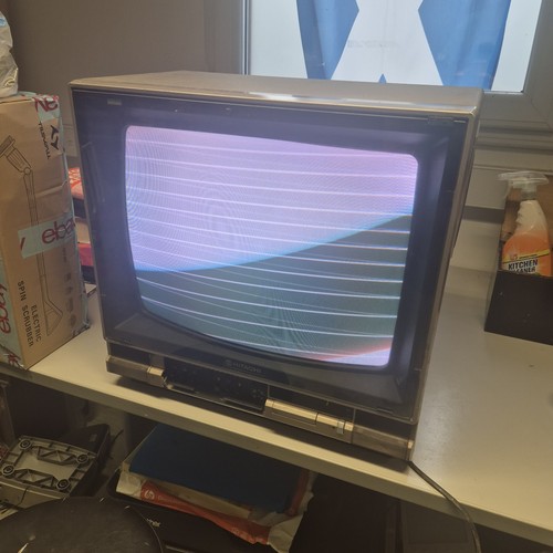 Vintage hitachi crt - vintage, 19”