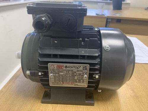 Three phase motor - ,