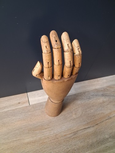 Wooden articulated artist hand - wooden,
