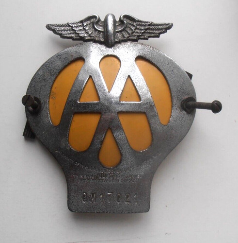 Badge 1945 1957 om17021 - 1957,