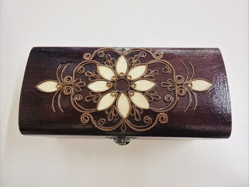 Inlayed jewellery box hand - inlayed,