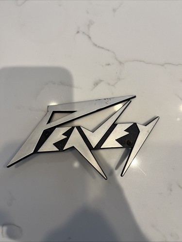Peavey guitar amp badge - peavey,