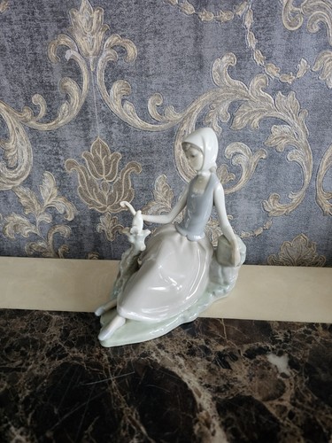 Lladro firgurine shepherdess - lladro,