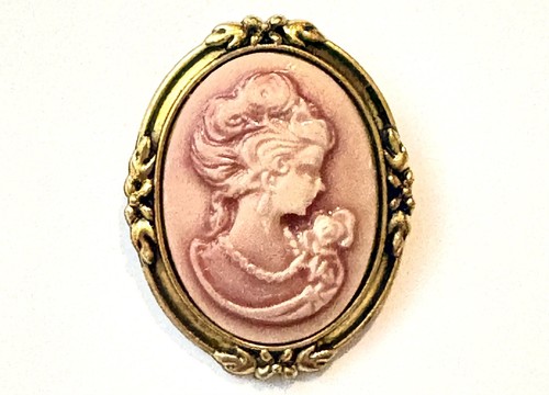 Soft dusky pink cameo lady - soft,