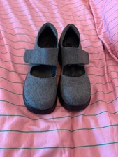 UNIF Gavo Mary Janes UK 8