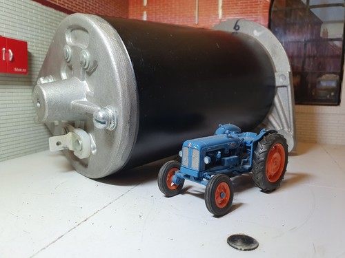 Fordson tractor dynamo lucas - tractor,
