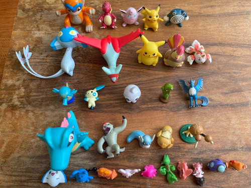 Lot pokemon figures - 30,