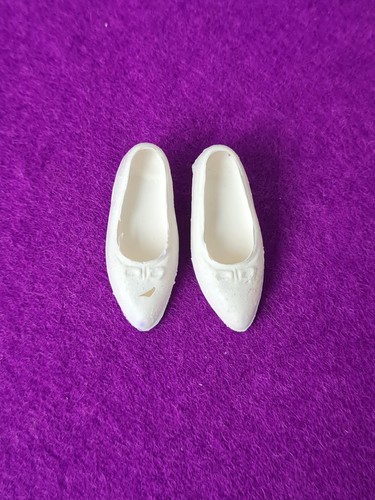 Vintage sindy doll - sindy, white