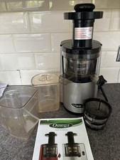 OMEGA Low Speed Masticating