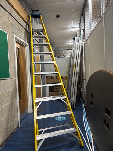 Thread fibre glass ladder - 10,