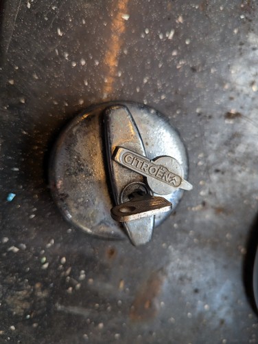 Citroen traction 2cv locking - citroen,