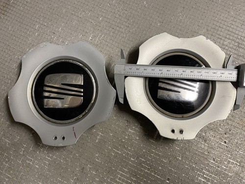 Seat ibiza wheel centre - ,