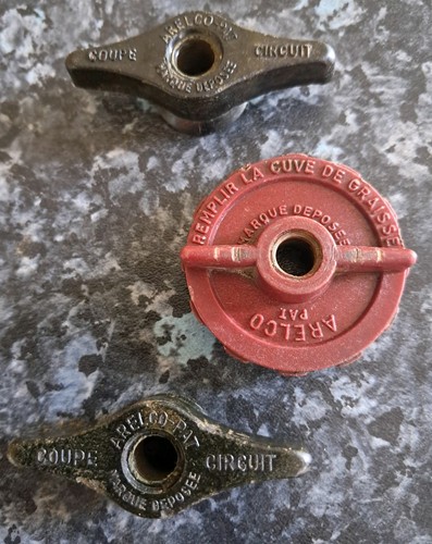 Arelco battery terminal - x,