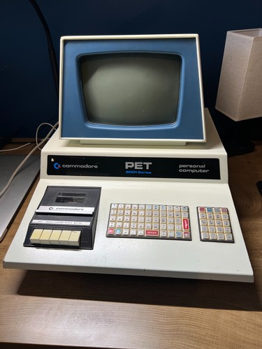 Commodore pet 2001 blue - blue, screen