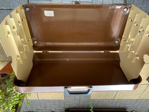 Metal case with side - case, panels