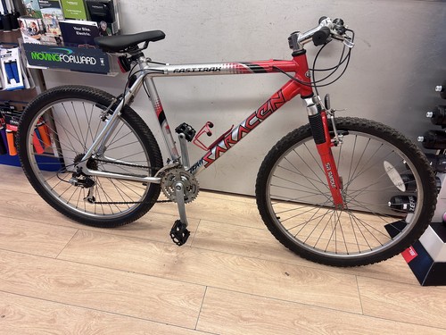 Used saracen fast track - used, 26"