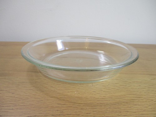 Pyrex pie plate - plate, 8.5