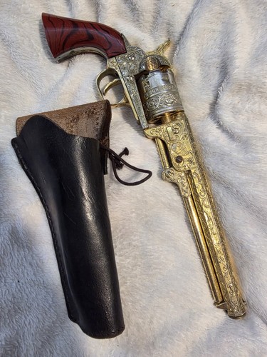 Swordfish golden revolver - golden,