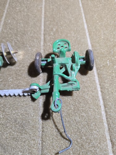 Vtg slik cast iron toy - slik,