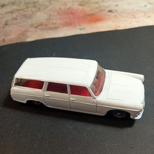 Dinky toys peugeot 404 break - peugeot,
