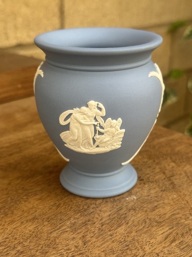 Vintage 1970 wedgwood blue - 1970’s,