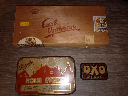 Tabaco wooden box - wooden, carl