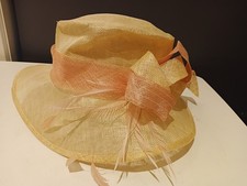 Elegant Women Wide Brim Hat with Feathers Straw Bow  Cream Pink Good Condition 