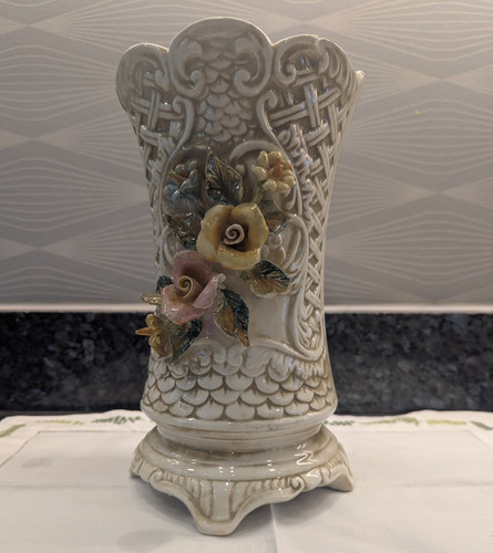 Capodimonte ceramic vase 25cm - ceramic,