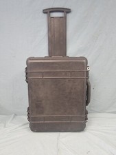 Pelican 1560 case Waterproof Rolling Airline Cases Black Good Condition no holes