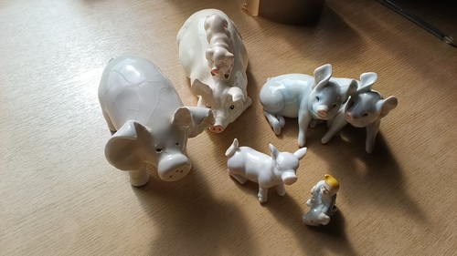 Beswick piggy pack model - beswick,