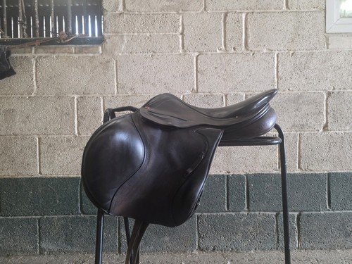 Albion kontact mw saddle - 17",